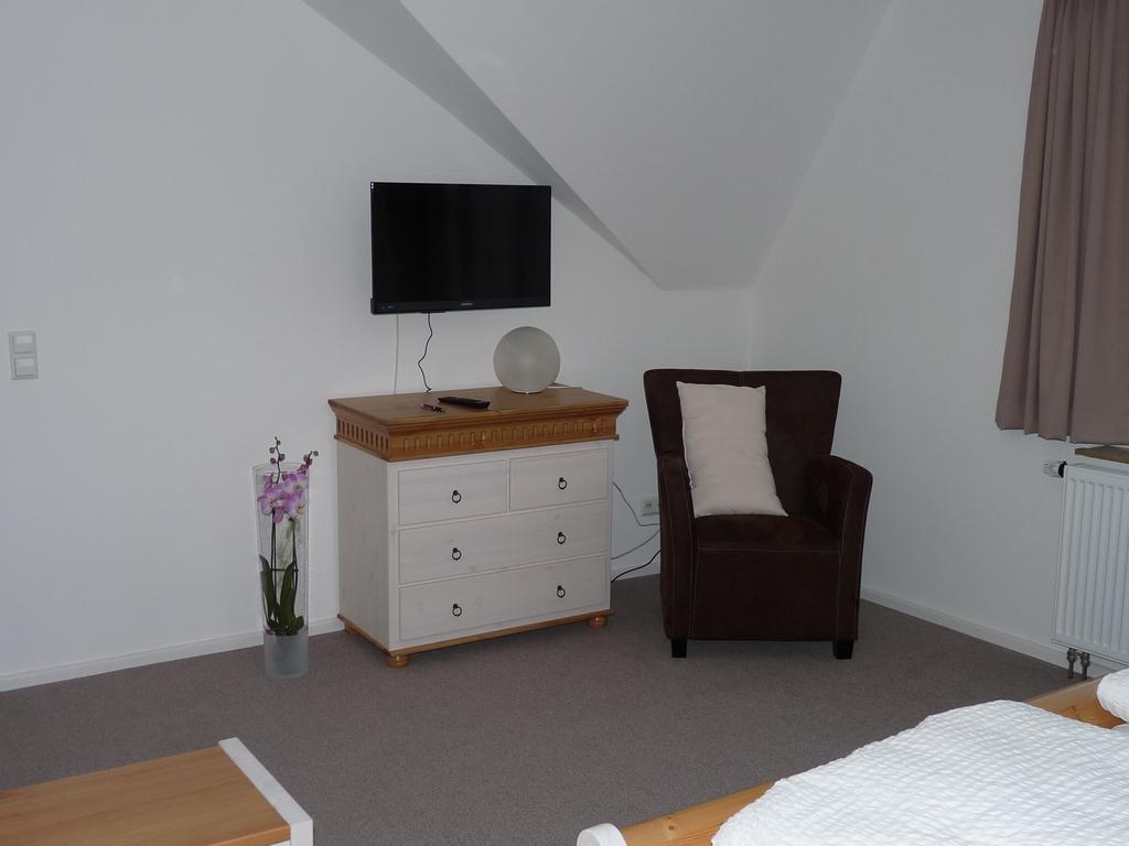 Gaestehaus "Unsere Stadtvilla" Hechingen Habitación foto